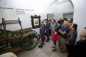 236 Koncert pod lipo Foto atelje Postojna